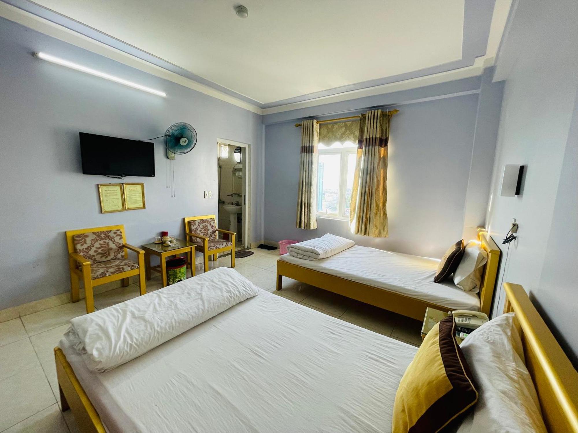 Отель Khach San Ngoc Ly 8 Thanh Hoa Экстерьер фото
