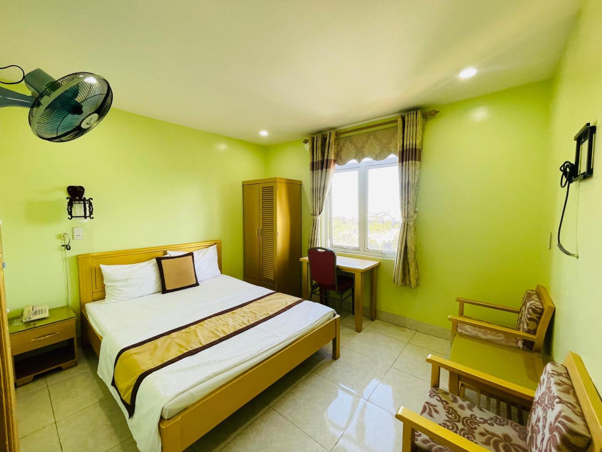 Отель Khach San Ngoc Ly 8 Thanh Hoa Экстерьер фото